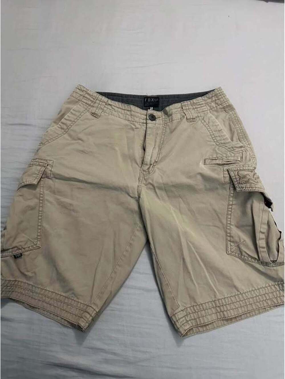 Vintage 2000 Fox Sports Cargo Shorts  Mens Size 30 Used Like New $30
